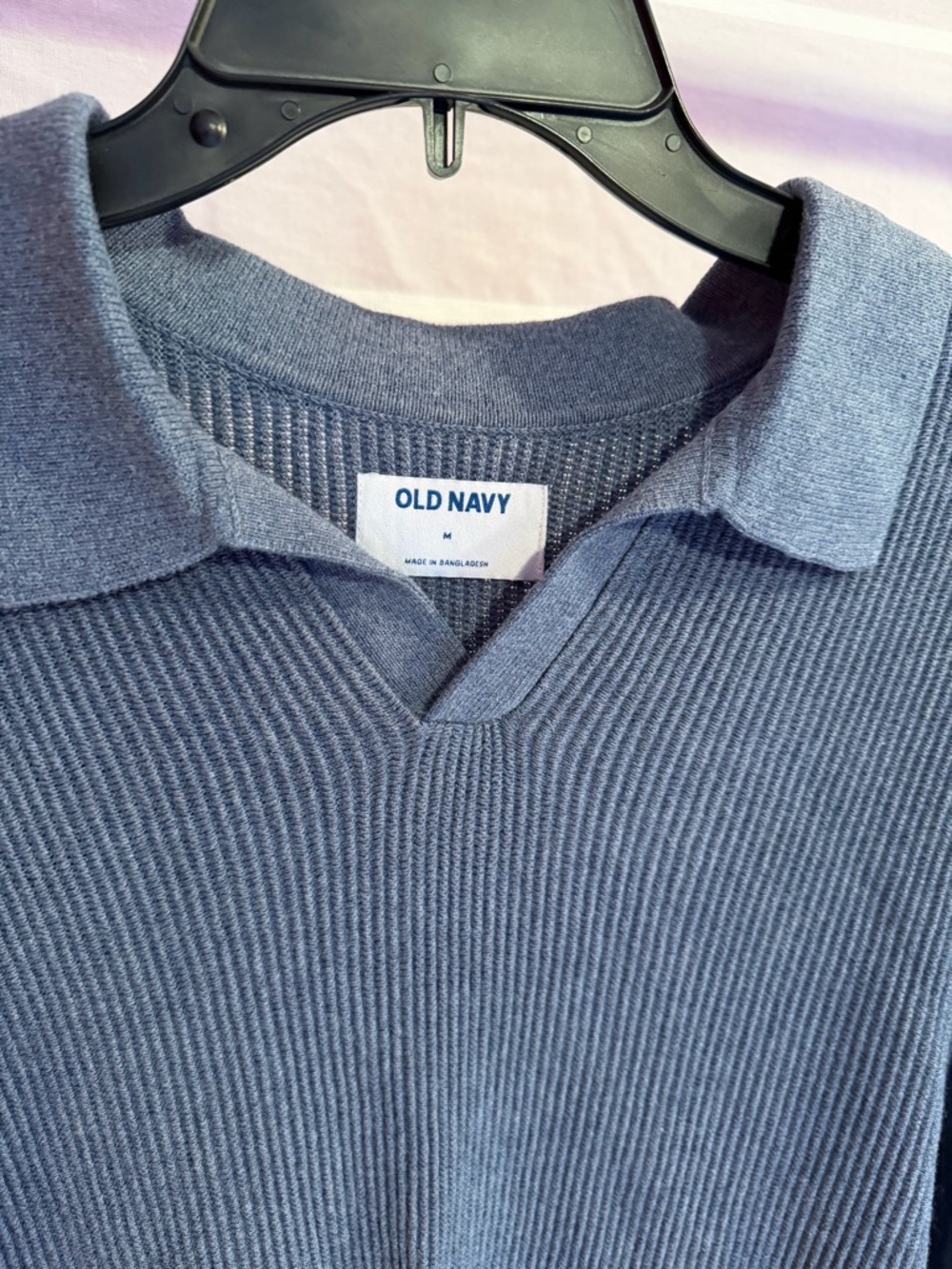 Old Navy Men's Slate Blue V-Neck Ribbed Polo Sweater - Picture 3 of 4